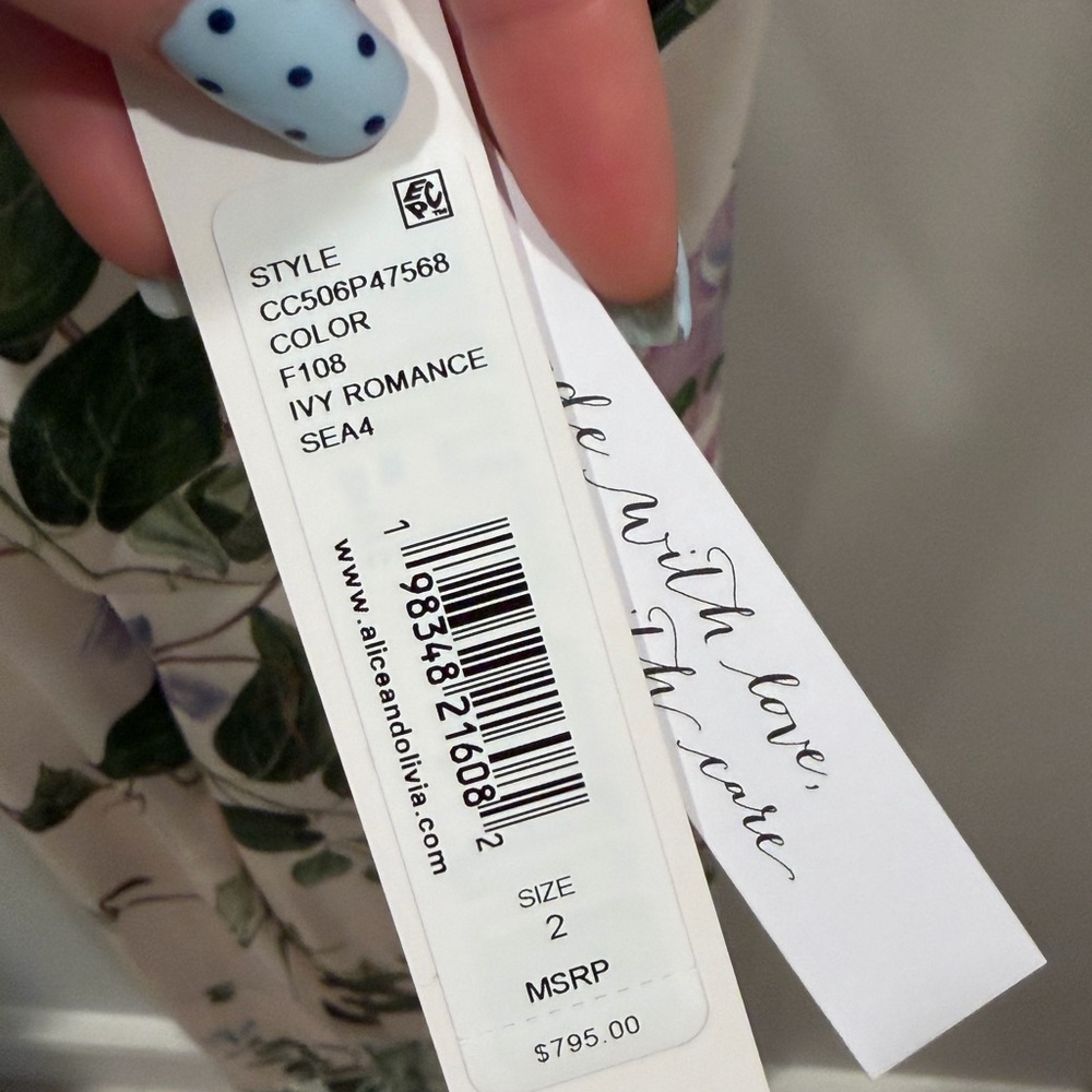 Alice + Olivia Claudia Dress in Green and Cream - Picture 5 of 5